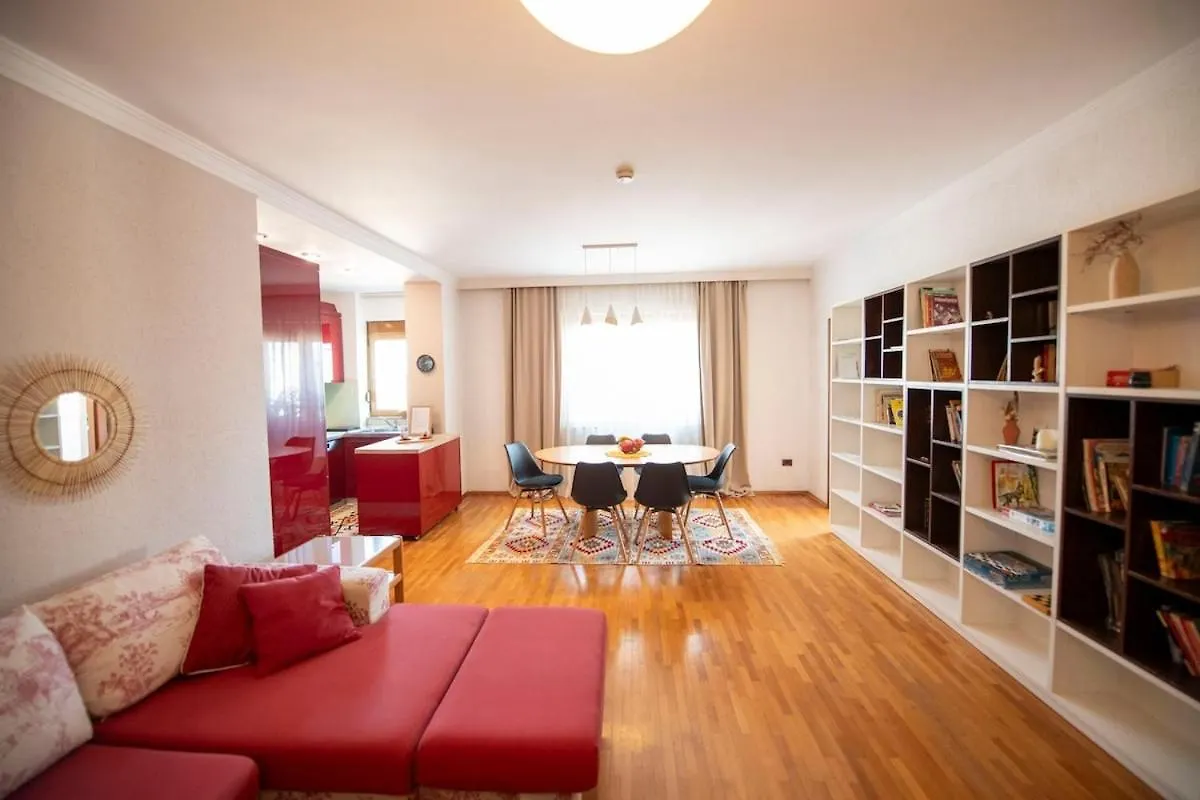 Lägenhet Lovely 3 Bedroom Apt Across Tanners' Bridge, Sleeps 8 Tirana