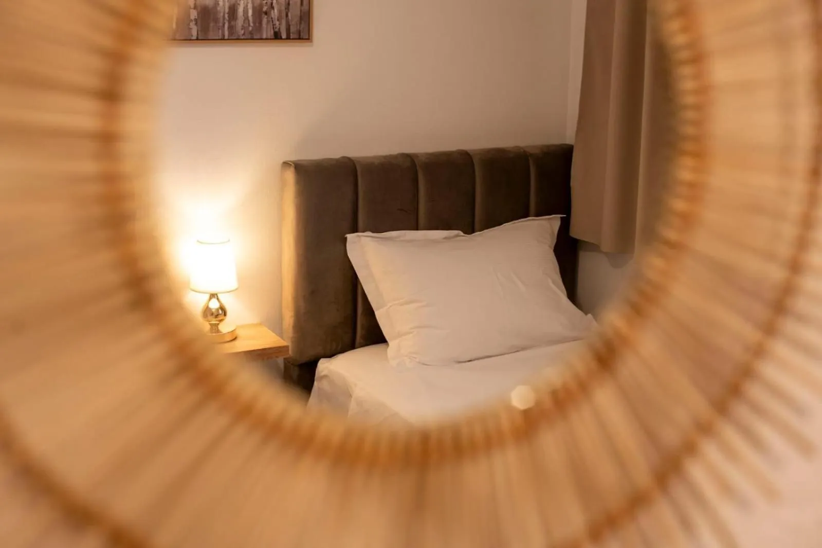 Lovely 3 Bedroom Apt Across Tanners' Bridge, Sleeps 8 Tirana Appartamento