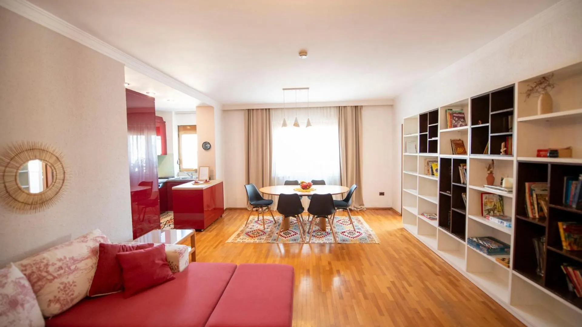 Lägenhet Lovely 3 Bedroom Apt Across Tanners' Bridge, Sleeps 8 Tirana