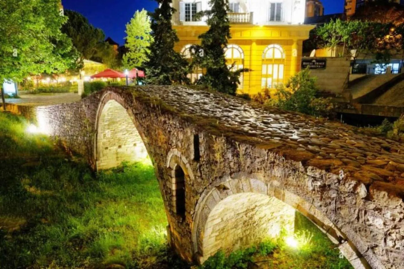 Lovely 3 Bedroom Apt Across Tanners' Bridge, Sleeps 8 Tirana Appartamento